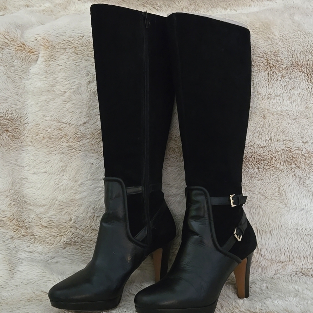 Knee-high black leather/suede boots